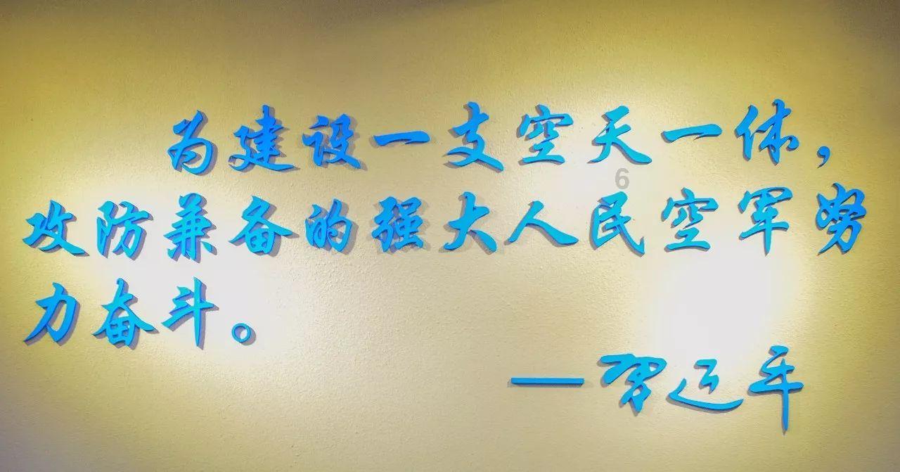 逃离宽敞的健身房